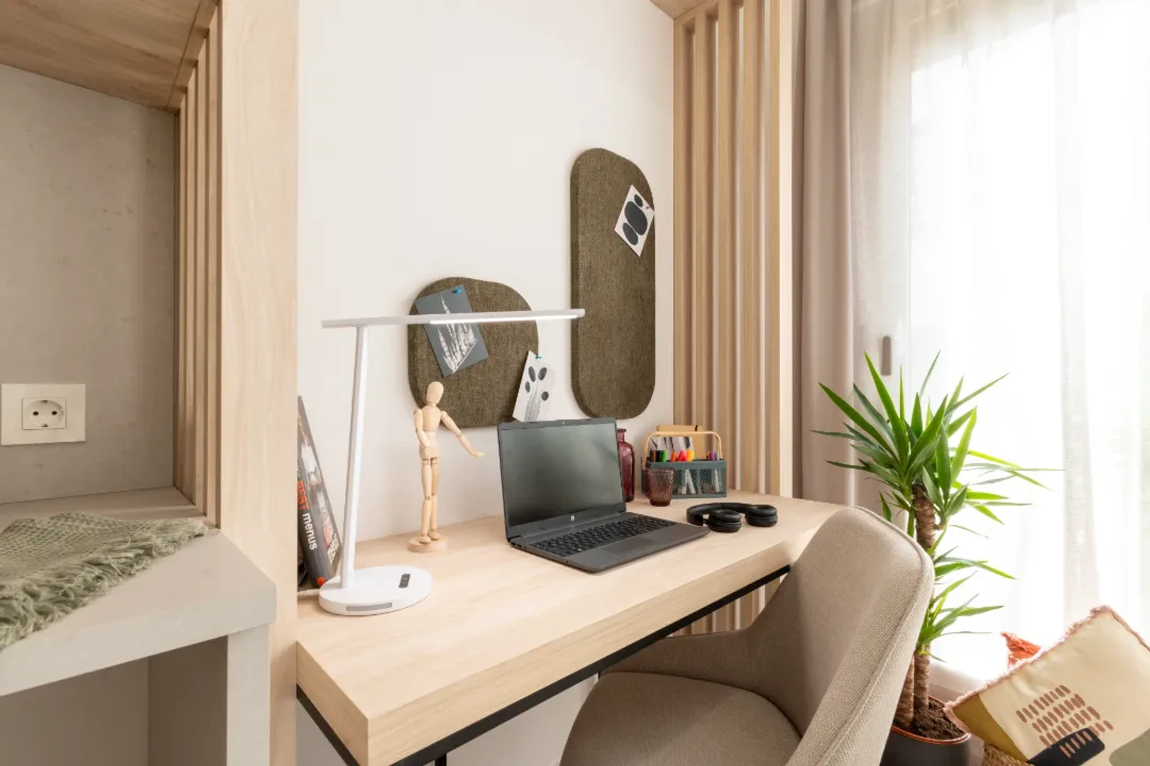 Quarto de estudante económico com localização conveniente em 