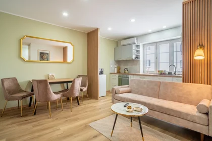 Logement entier à Miletičova, image 1 de 10