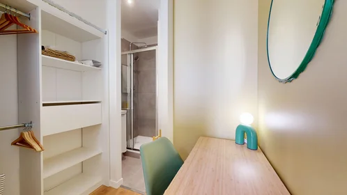 Chambre privée à 19 Rue Pierre Albrand, image 15 de 17