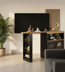 Entire apartment at Rue Cais de Pierlas, Le Port, image 2 of 10