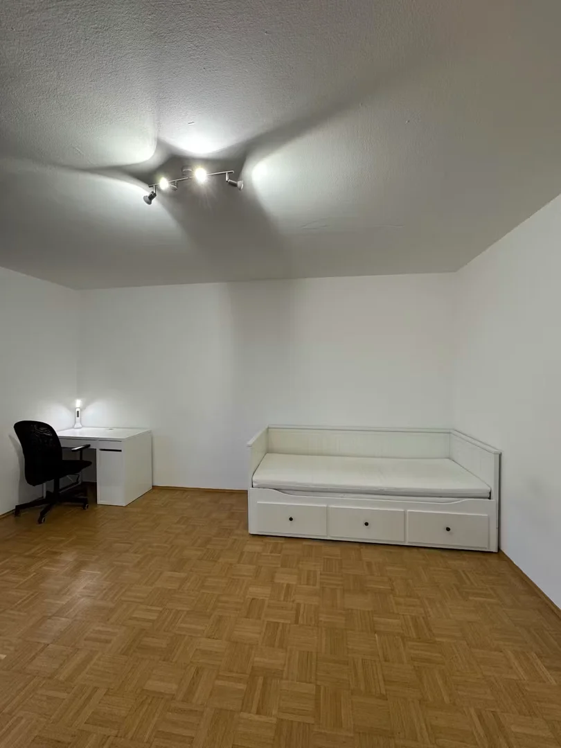 Habitación estudiantil económica cerca del campus en 