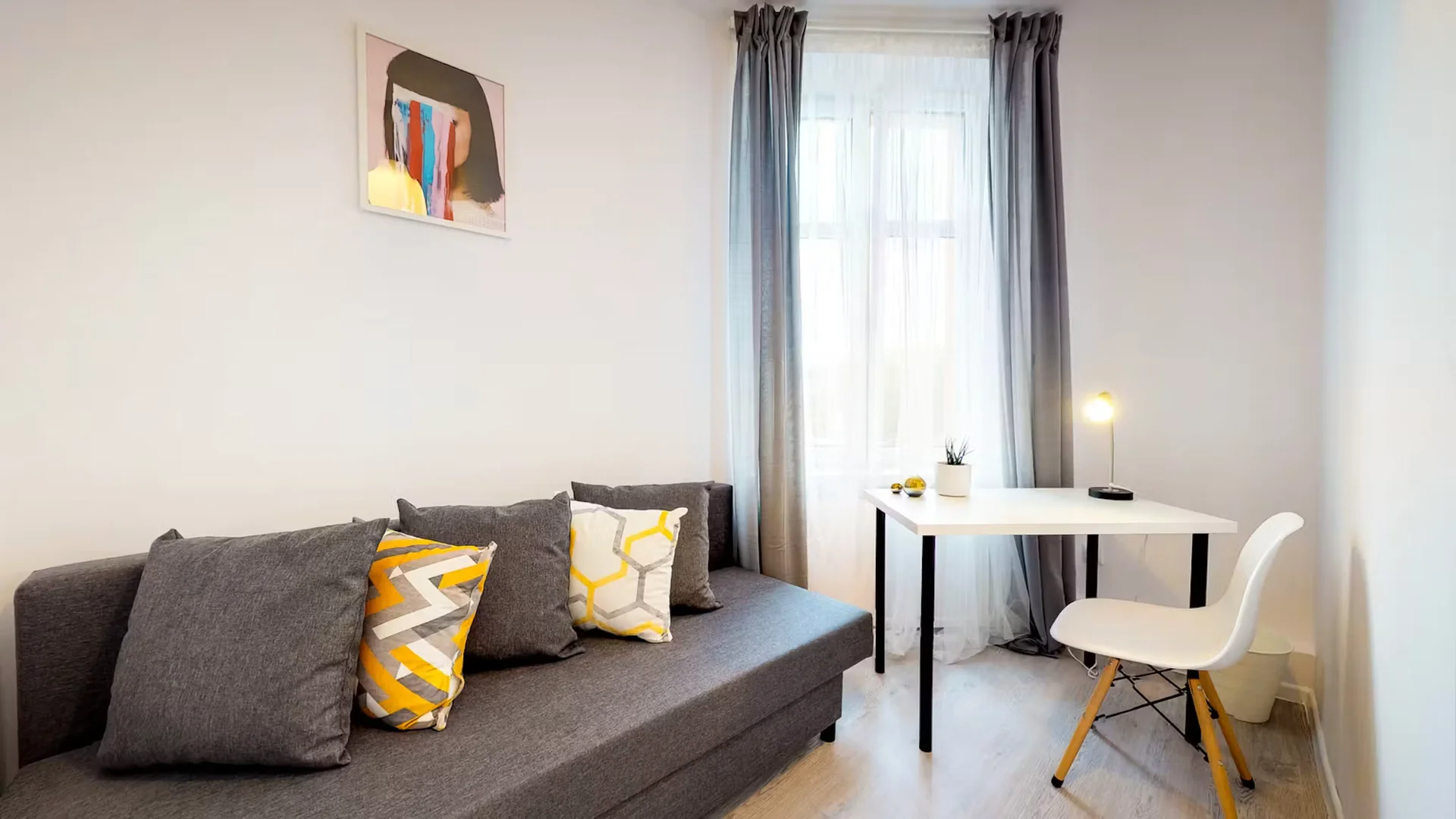 Funktionelles Studentenzimmer perfekt zum Studieren in 