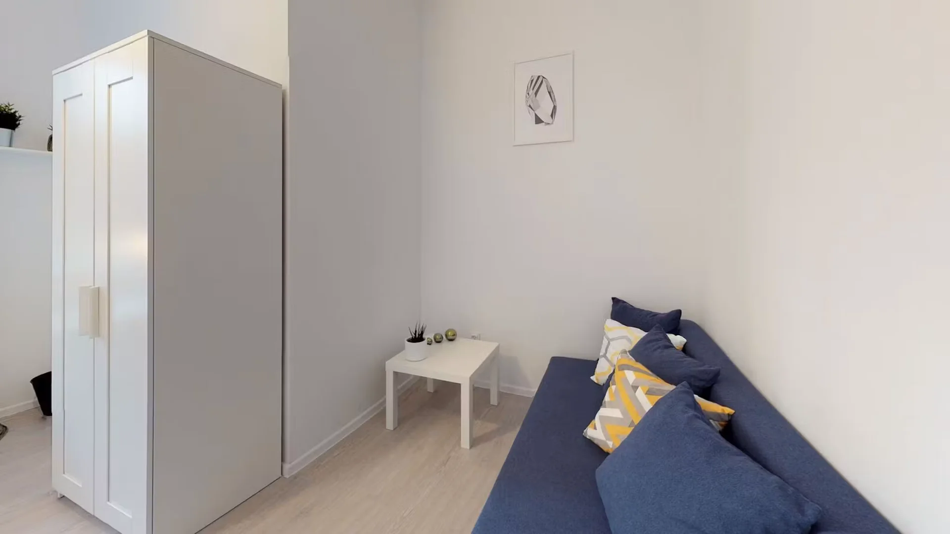 Zimmer in Studentenwohnung in  zu vermieten, voll möbliert