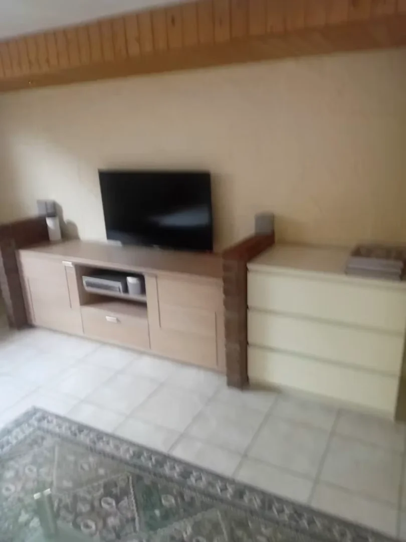 Functional student room perfect for studying in 