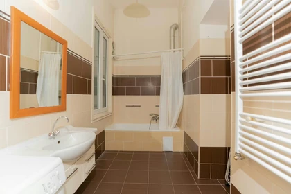 Quarto privado em Kazinczy u. 5, imagem 10 de 15
