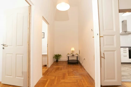 Quarto privado em Teréz körút 52, imagem 7 de 15