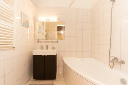 Quarto privado em Teréz körút 52, imagem 8 de 15