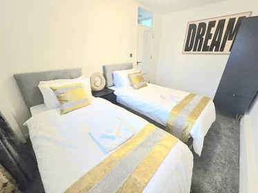 Apartamento inteiro em Victor Approach 5, imagem 1 de 29