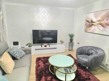 Apartamento inteiro em Victor Approach 5, imagem 2 de 29