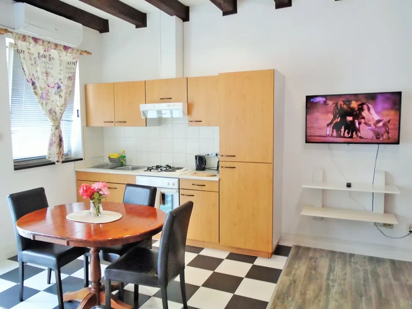 Habitación en apartamento estudiantil en alquiler en , completamente amueblado