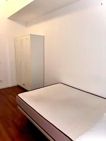Private room at Carrer Mallorca, image 4 of 17