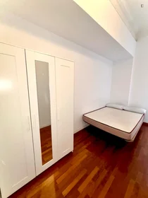 Private room at Carrer Mallorca, image 5 of 17