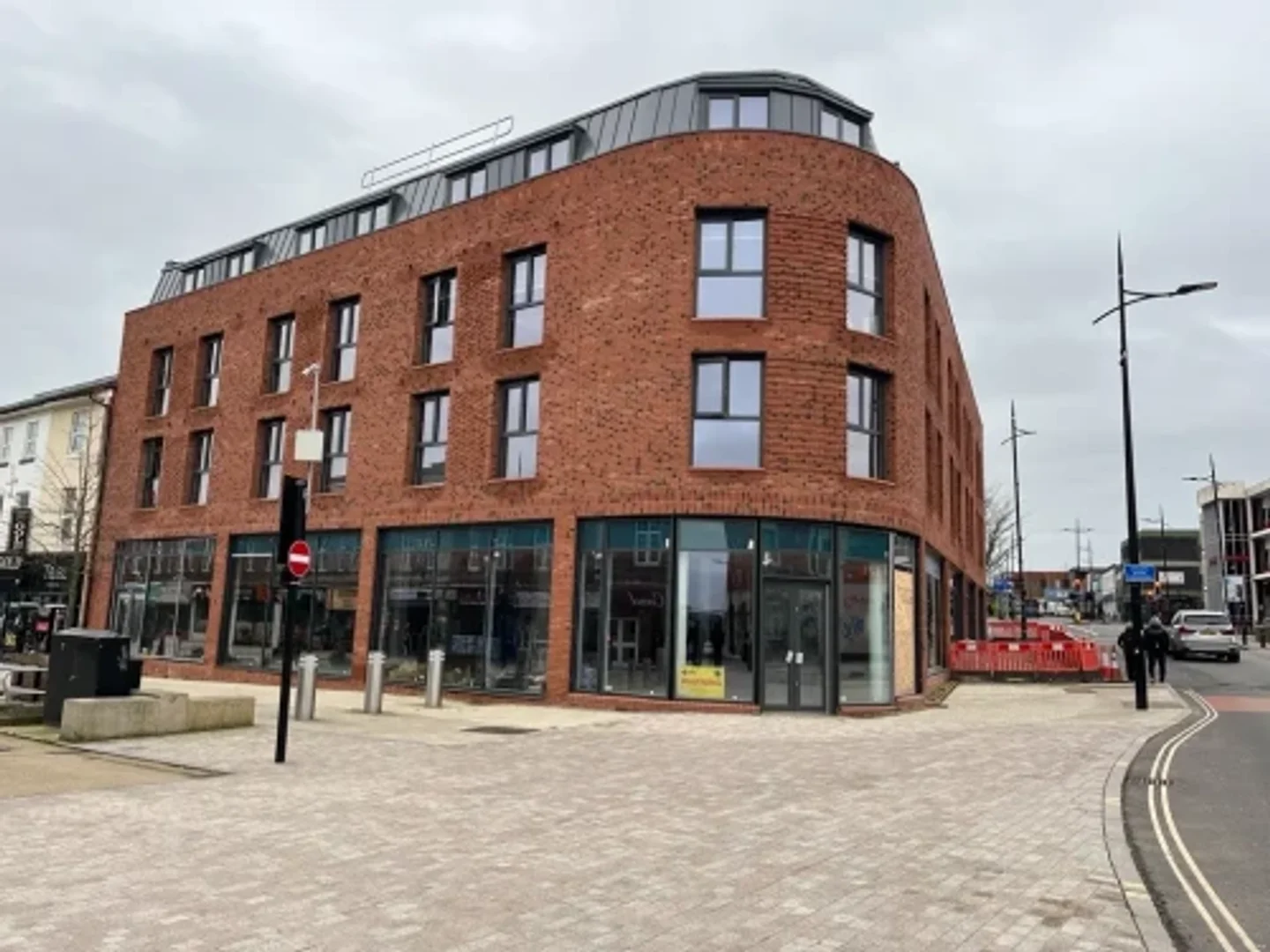 Budget-friendly student room close to campus in 