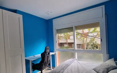 Chambre privée à Plaça de Salvador Riera, Horta-Guinardó, image 2 de 10
