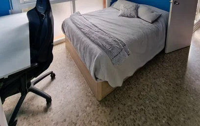 Chambre privée à Plaça de Salvador Riera, Horta-Guinardó, image 3 de 10