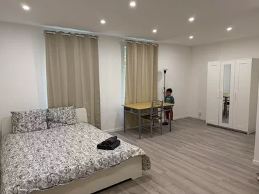 Private room at Rue Astrid, Gosselies, image 2 of 10