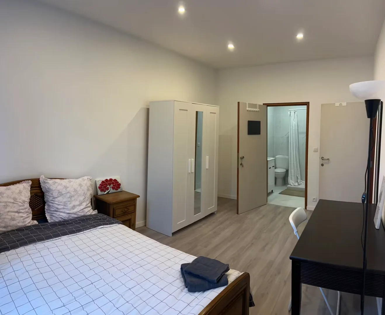 Room for rent in student apartment in , fully furnished