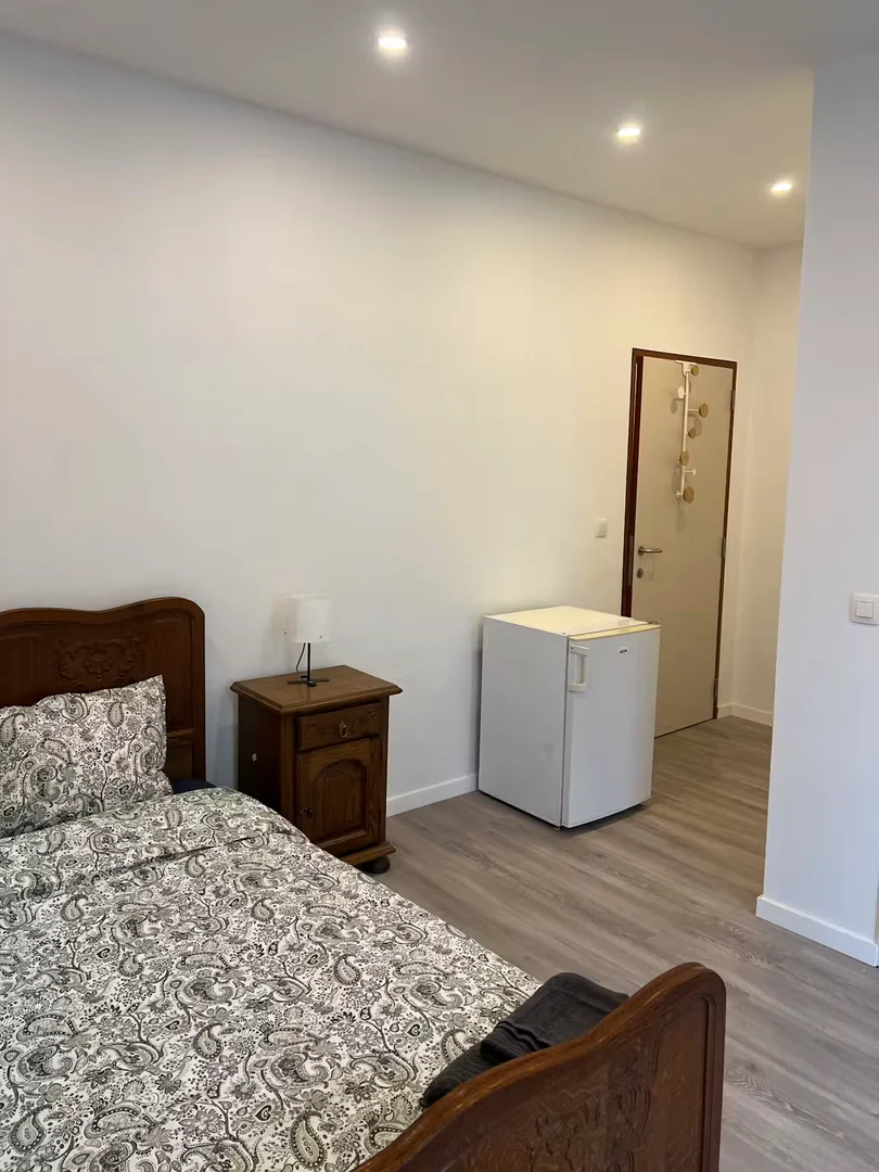 Student-friendly room in  with modern amenities