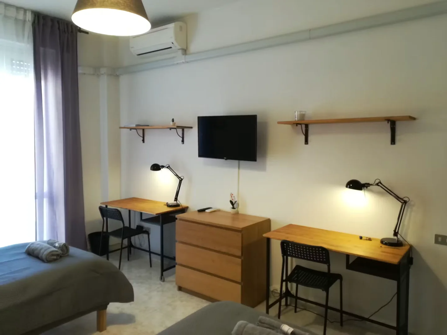 Economical student room with convenient location in 