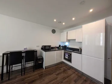 Apartamento inteiro em The Strand, Commercial District, imagem 5 de 9