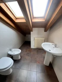 Gesamte Unterkunft in der Via Revello, Cenisia, bild 3 von 5