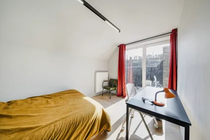Privatzimmer in der Rue Joseph Saintraint, Namur, bild 1 von 8
