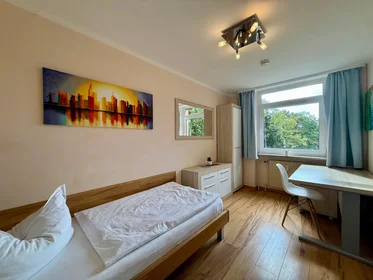 Stanza privata in Sipplinger Straße, Aubing-Lochhausen-Langwied, immagine 1 di 8