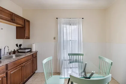 Logement entier à Charnwood Road, Spring Hill, image 9 de 10