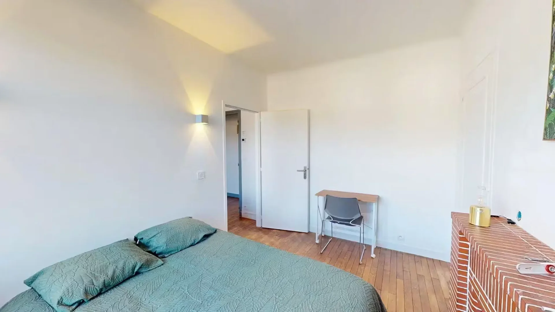 Habitación estudiantil económica con ubicación conveniente en 