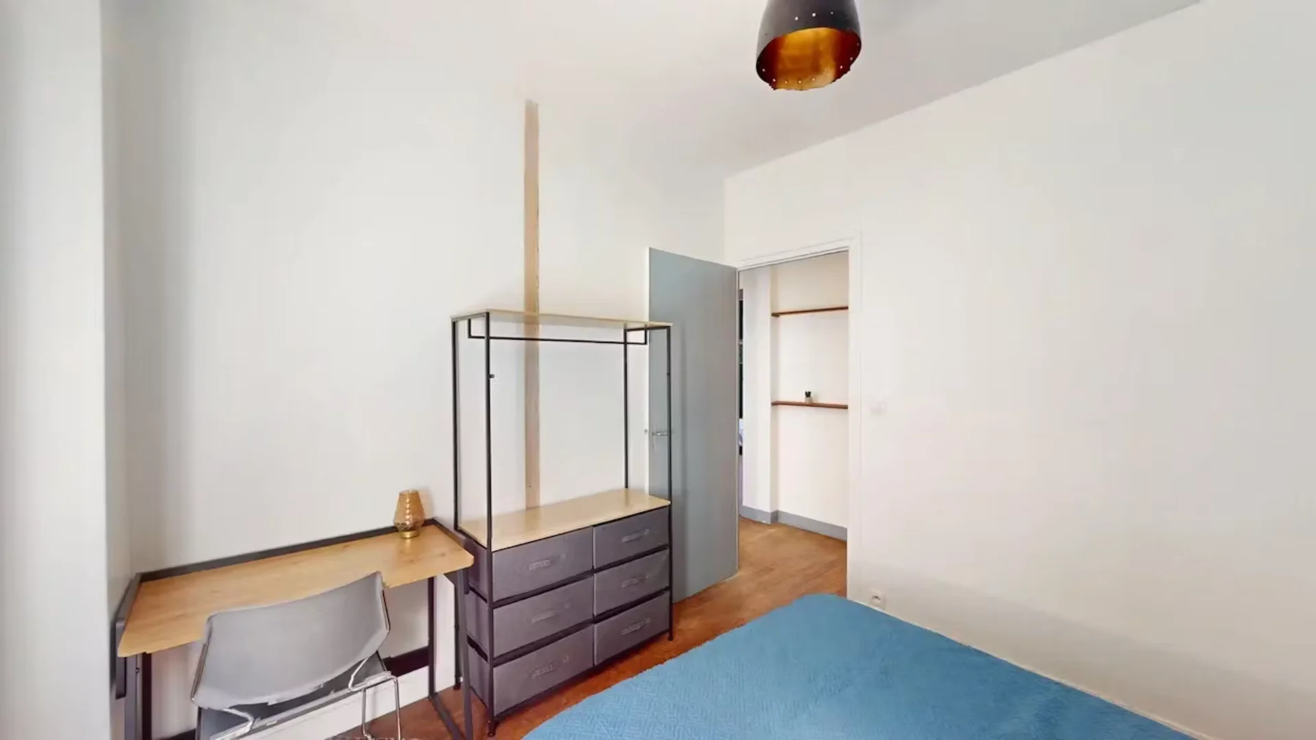 Habitación en apartamento estudiantil en alquiler en , completamente amueblado