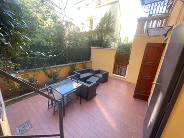 Stanza privata in Via Maria Gaetana Agnesi, San Vitale, immagine 1 di 7