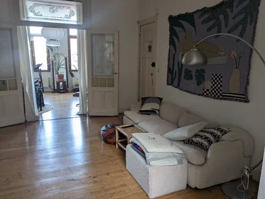 Entire apartment at Maaldersstraat, Amandus-Atheneum, image 3 of 10