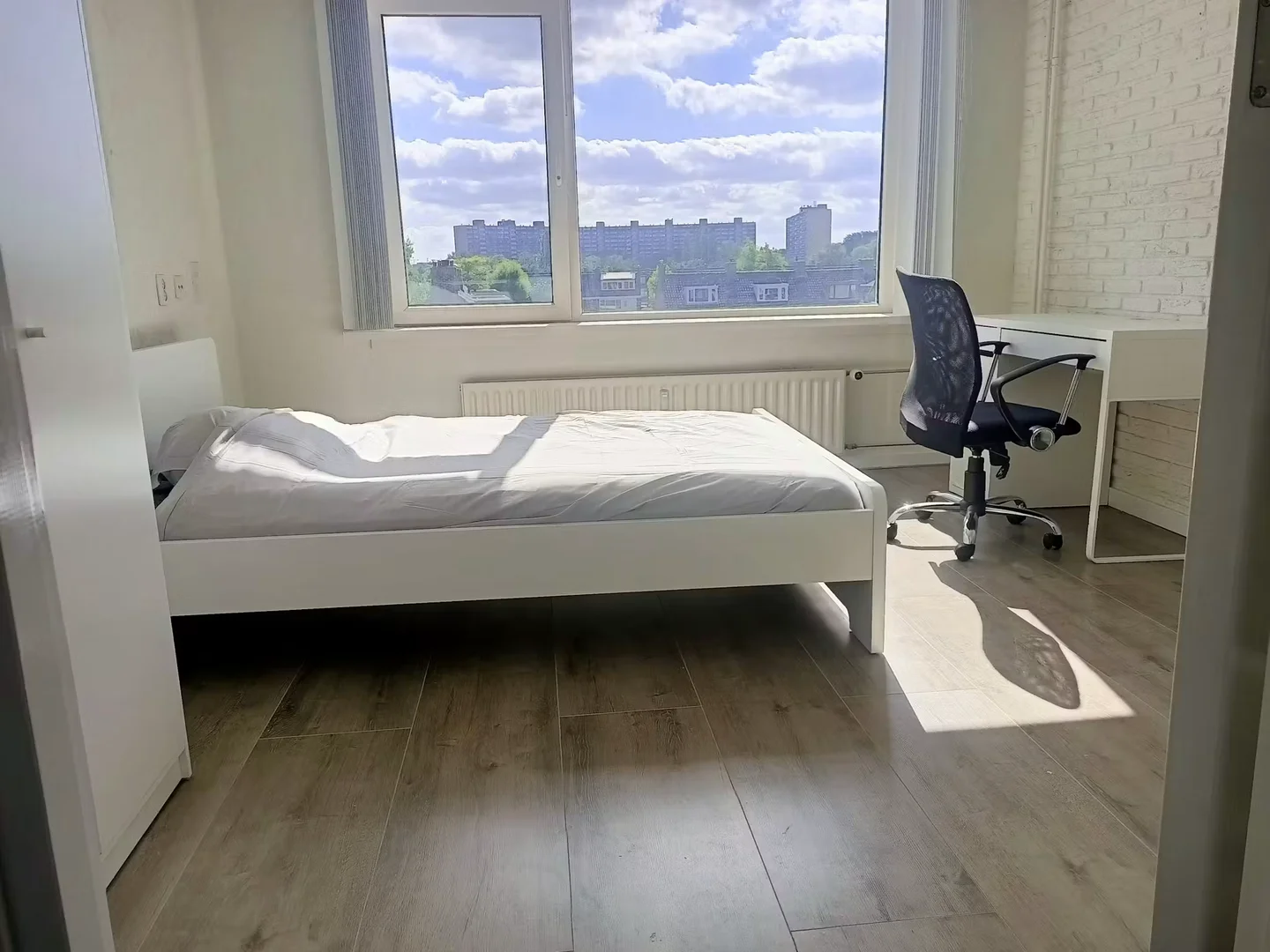 Chambre d'étudiant économique avec emplacement pratique dans 