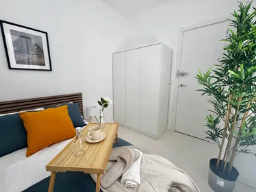 Privatzimmer in der Calle de Francisco Ricci, Chamberí, bild 1 von 10