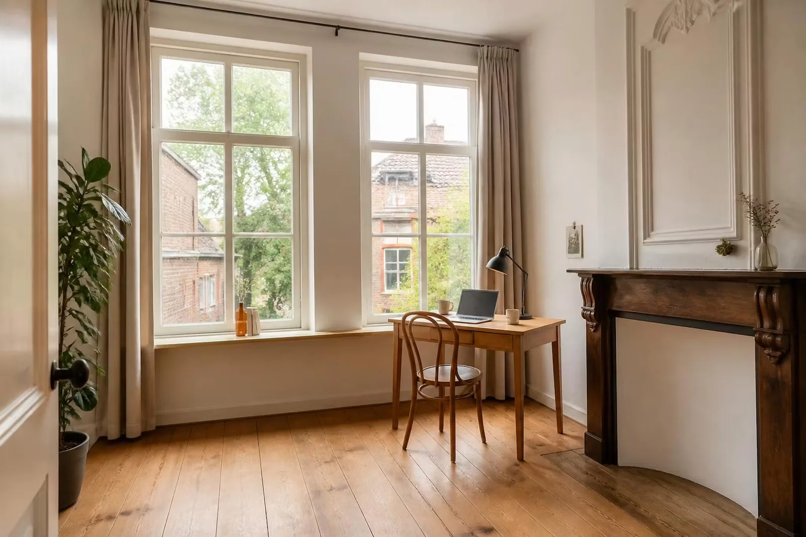 Economical student room with convenient location in