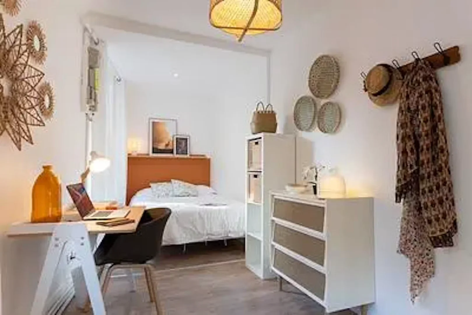 Comfortable and spacious student room in