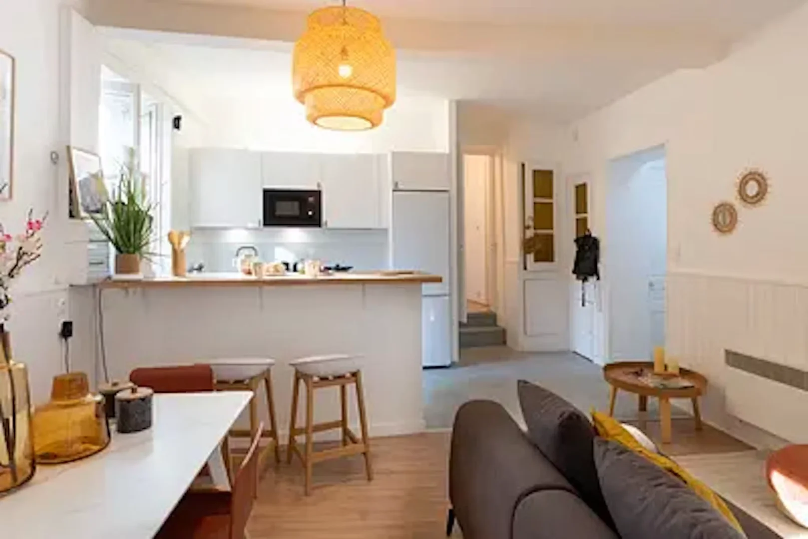 Economical student room with convenient location in
