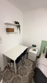 Privatzimmer in der Calle Poeta Blas de Loma, San Blas-Santo Domingo, bild 1 von 10