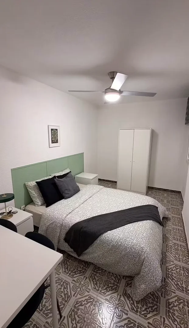 Komfortables und geräumiges Studentenzimmer in