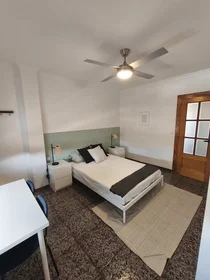 Private room at Calle Escultor Enrique Galarza, , image 3 of 7