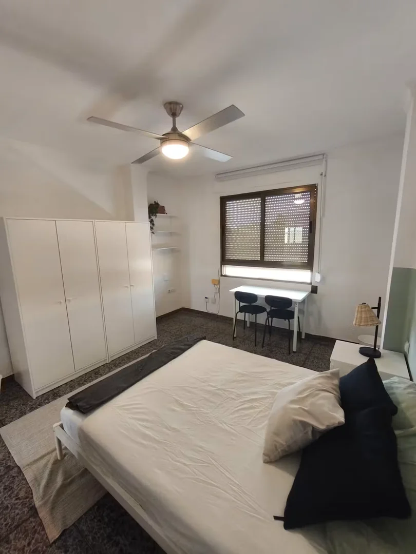 Room for rent in student apartment in , fully furnished