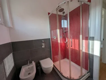 Privatzimmer in der Via Privata Angera, Gioia, bild 10 von 10