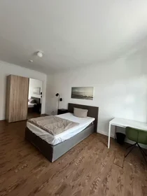 Private room at Nauheimer Straße, Frankfurt am Main-Innenstadt II, image 2 of 8