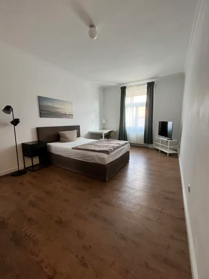 Zimmer in Studentenwohnung in  zu vermieten, voll möbliert