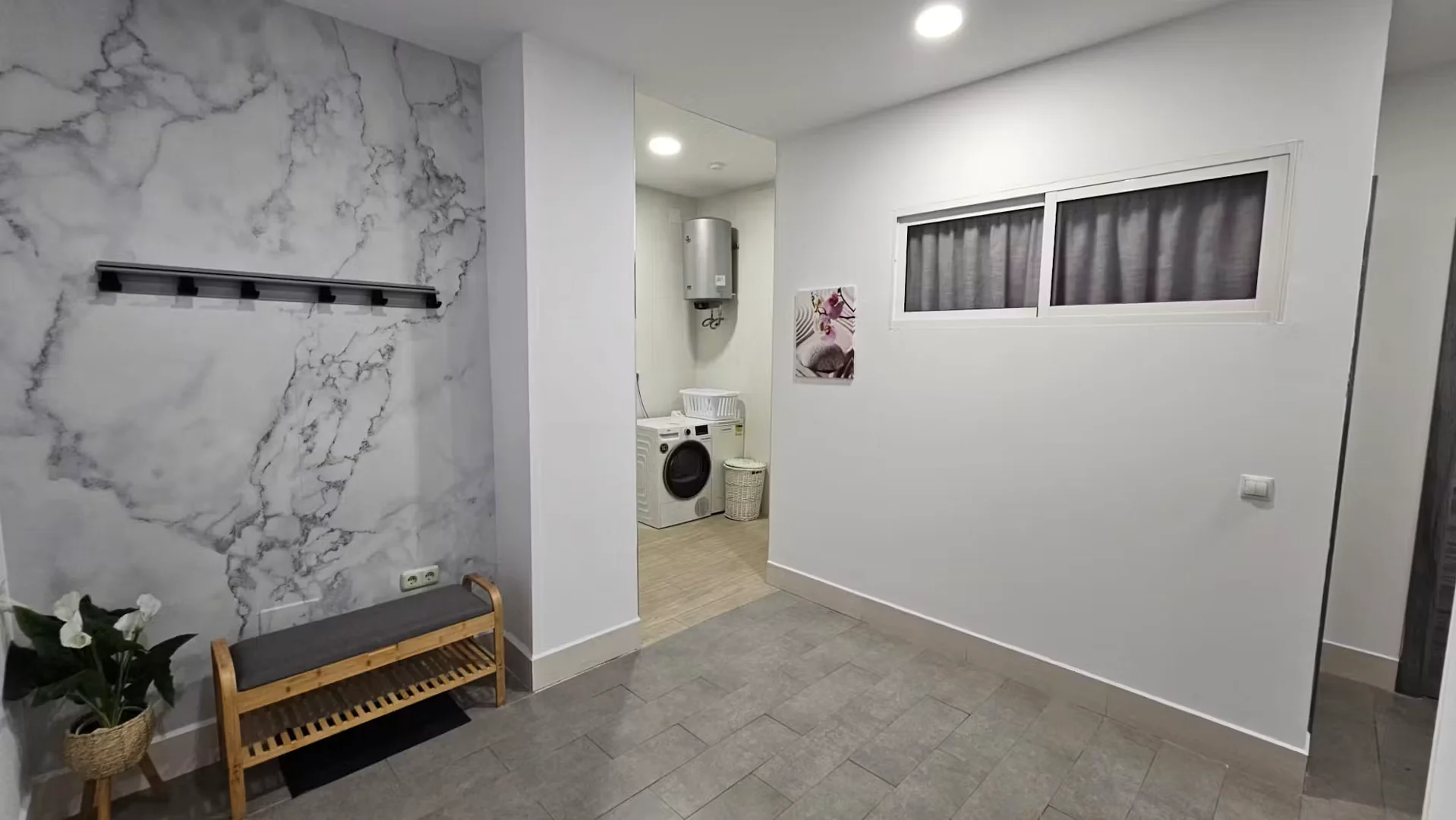 Quarto de estudante económico perto do campus em 