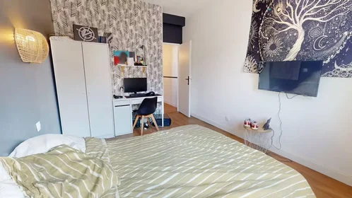 Private room at Rue Président Kennedy, , image 3 of 10