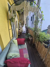 Cheap private room in {area}
