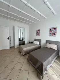 Appartamento con 2 camere da letto a {area}