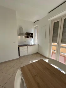 Dairenin tamamı konumu Via Rosario di Santa Fè, Lingotto, 4 9 görüntüsü