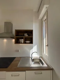 Dairenin tamamı konumu Via Rosario di Santa Fè, Lingotto, 6 9 görüntüsü